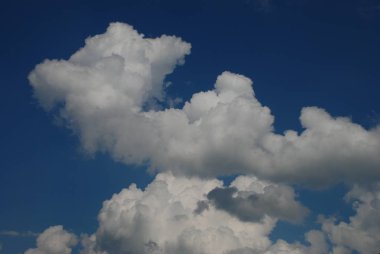 Gökyüzündeki bulutlar