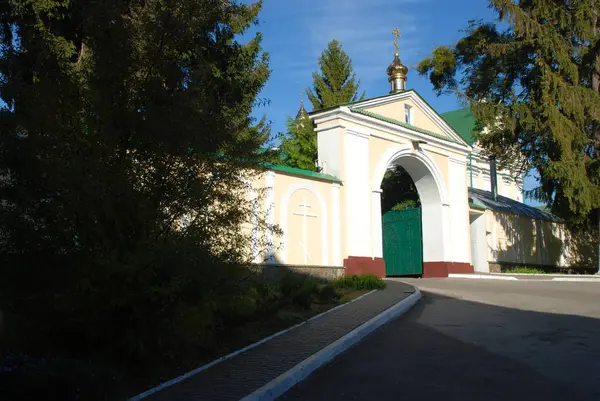 Monasheskybyggnaden Epiphany Kloster — Stockfoto