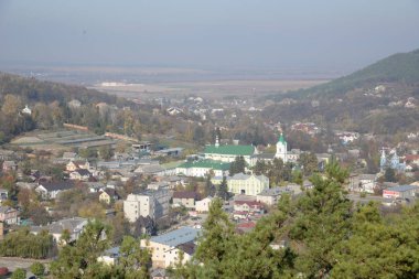 Dağlardaki eski kasaba.