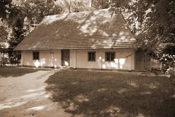 Casa Tijolo Aldeia Ucraniana — Fotografia de Stock