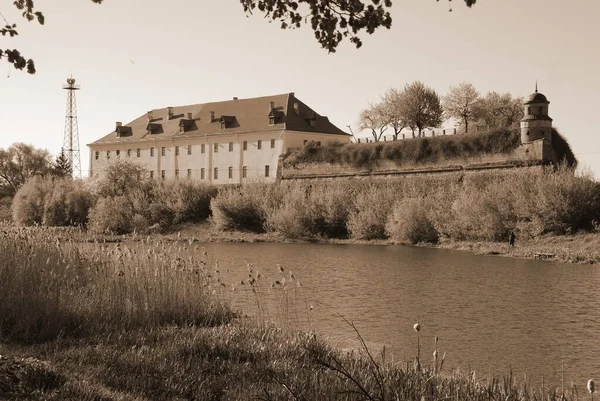 Försvarsmurar Dubno Slott — Stockfoto