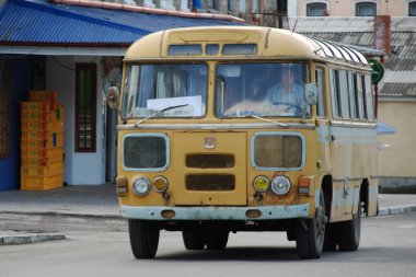 PAZ-672 - Sovyet küçük sınıf otobüsü