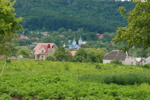 Der Blick Aus Dem Fenster Auf Die Stadt — Stockfoto