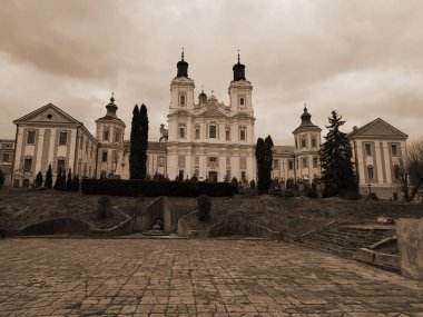   Şekil Değiştirme Katedrali