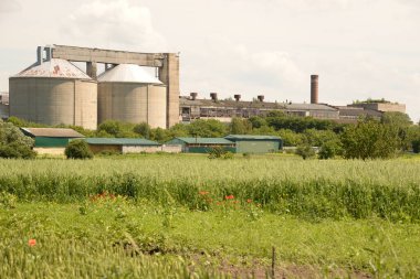  Pencereden şehre olan manzara.