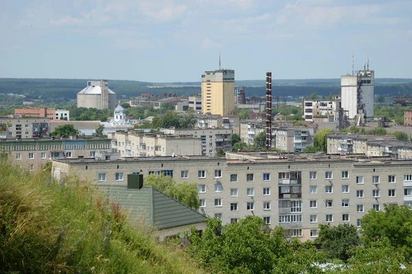 Het Uitzicht Vanuit Het Raam Naar Stad — Stockfoto