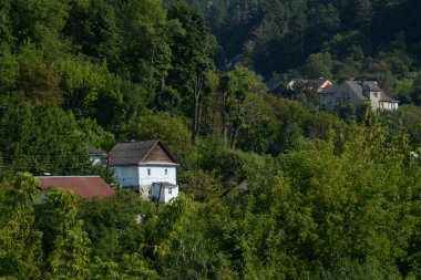 Pencereden şehre olan manzara.