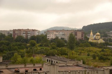 Pencereden şehre olan manzara.