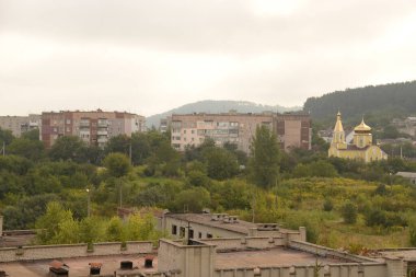Pencereden şehre olan manzara.