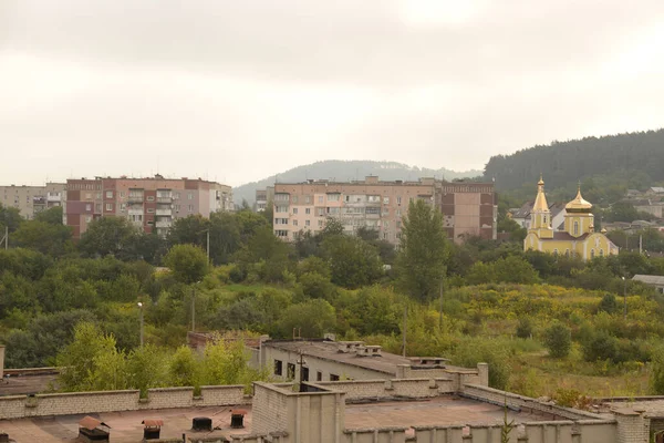Pencereden şehre olan manzara.