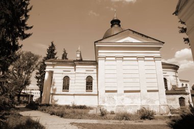  Ostroh, Rivne bölgesinde Bakire Meryem Varsayımı Kilisesi. Ukrayna