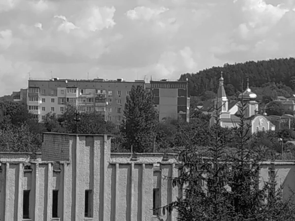 Der Blick Aus Dem Fenster Auf Die Stadt — Stockfoto