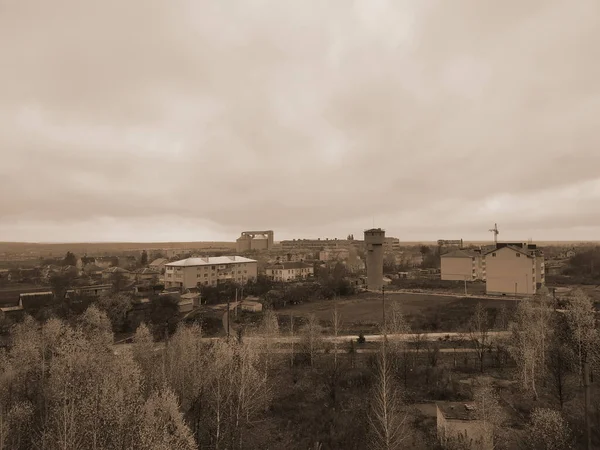 Der Blick Aus Dem Fenster Auf Die Stadt — Stockfoto