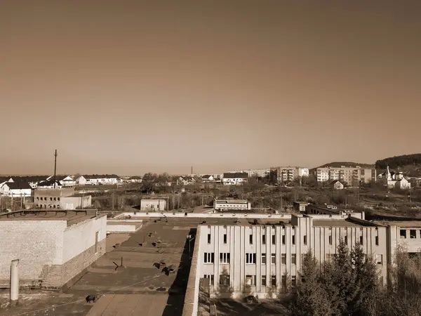 Het Uitzicht Vanuit Het Raam Naar Stad — Stockfoto