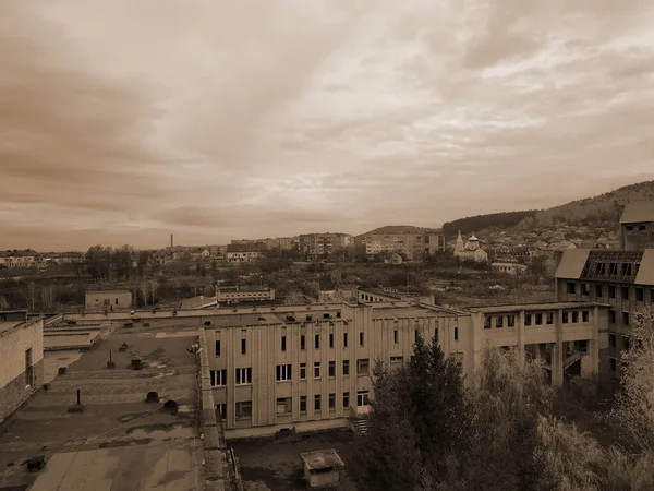 Pencereden şehre olan manzara.