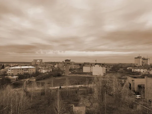 Der Blick Aus Dem Fenster Auf Die Stadt — Stockfoto