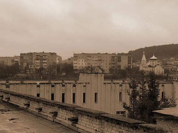 Der Blick Aus Dem Fenster Auf Die Stadt — Stockfoto