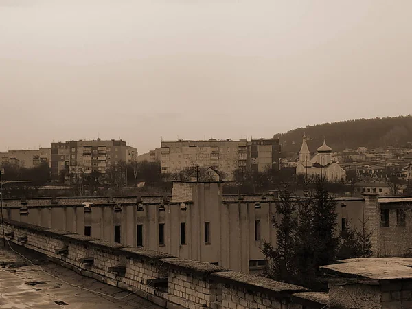 Der Blick Aus Dem Fenster Auf Die Stadt — Stockfoto