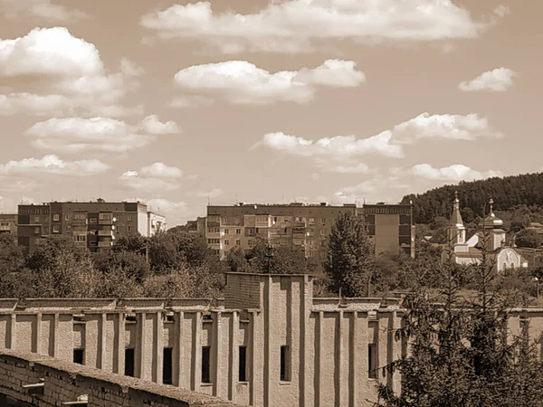 Utsikten Från Fönstret Till Staden — Stockfoto