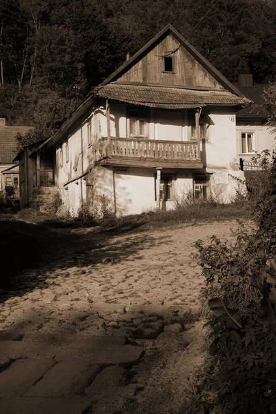 乌克兰村的木制房屋 — 图库照片
