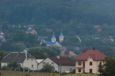 Pencereden şehre olan manzara.