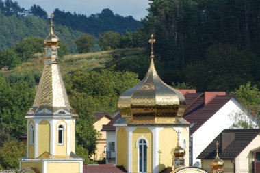 Kenar mahallelerdeki kilise