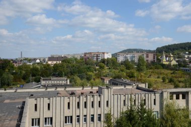 Pencereden şehre olan manzara.