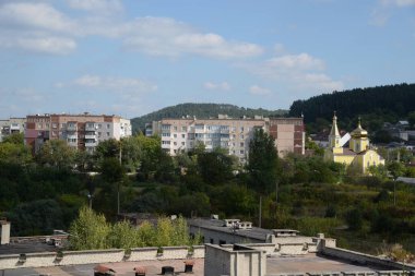 Pencereden şehre olan manzara.