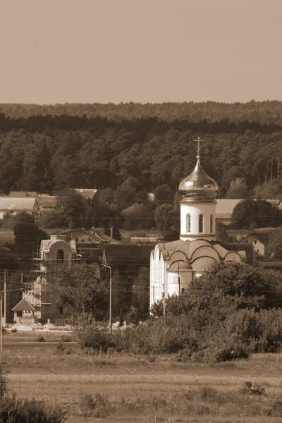 Chiesa Alla Periferia — Foto Stock