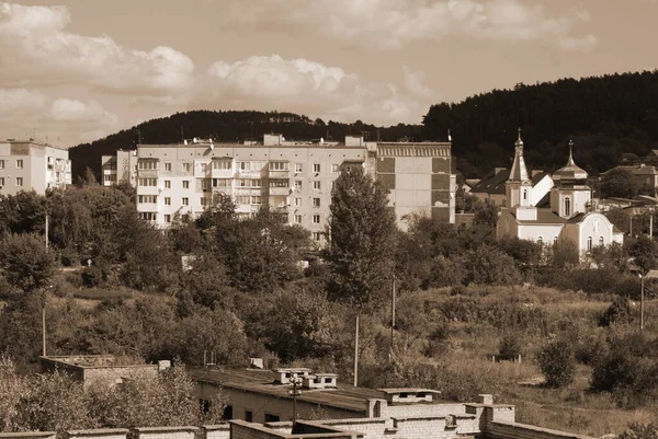 Der Blick Aus Dem Fenster Auf Die Stadt — Stockfoto