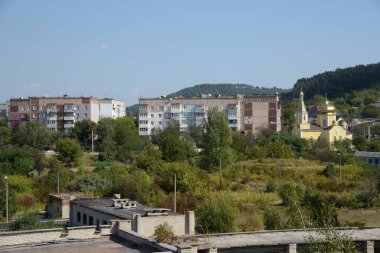 Pencereden şehre olan manzara.