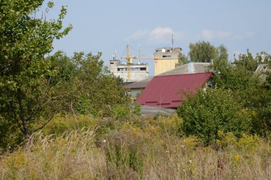 Küçük bir taşra kasabasının kenar mahalleleri.