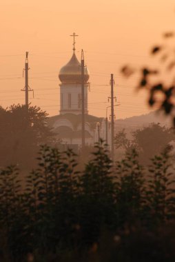 Kenar mahallelerdeki kilise