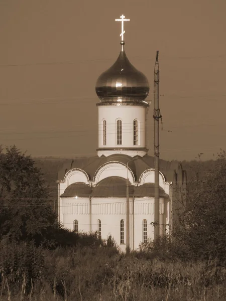 Kerk Aan Rand Van Stad — Stockfoto