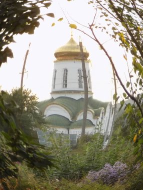 Kenar mahallelerdeki kilise