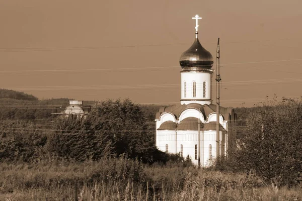 Iglesia Ortodoxo Pequeño Ladrillo Blanco Nuevo —  Fotos de Stock