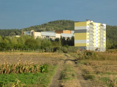 Pencereden şehre olan manzara.