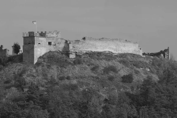 城の丘の一般的なビュー — ストック写真