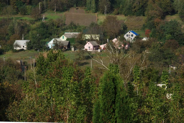 Дерев Яний Будинок Українському Селі — стокове фото