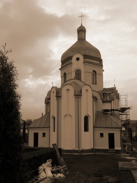 Biserica Periferie — Fotografie, imagine de stoc