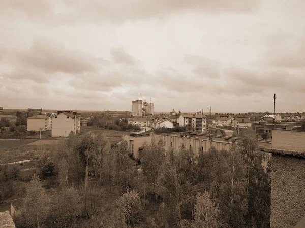 Der Blick Aus Dem Fenster Auf Die Stadt — Stockfoto