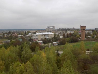 Pencereden şehre olan manzara.          