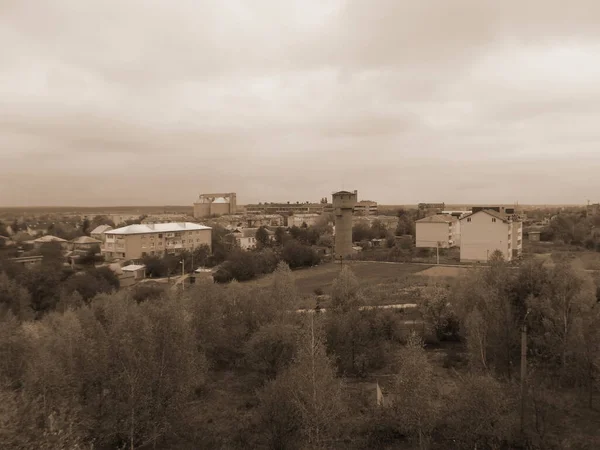 Der Blick Aus Dem Fenster Auf Die Stadt — Stockfoto