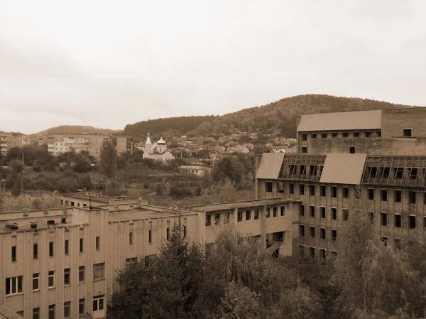 Utsikten Från Fönstret Till Staden — Stockfoto