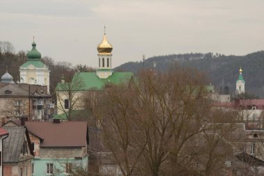 Eski şehrin tarihi kısmı. St. Nicholas Katedrali (Fransisken Manastırı). Eski büyük kilise. Epifani Manastırı 'nı inşa ediyor.