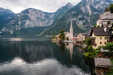 Avusturya Alpleri'nde Hallstatt doğal görünümü