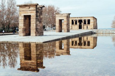 Gökyüzü karşı Debod Tapınağı