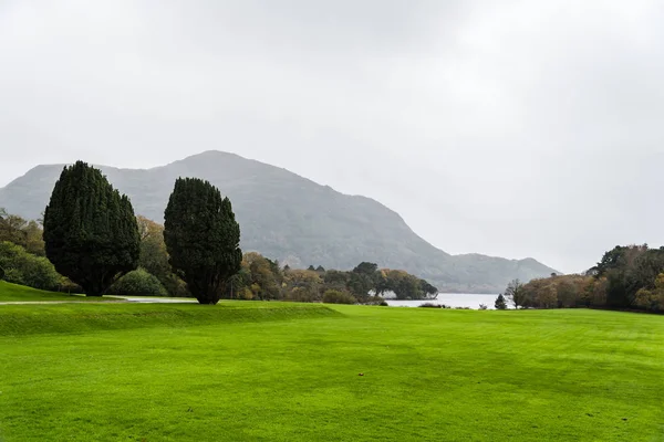 Jardins de Muckross House na Irlanda — Fotografia de Stock