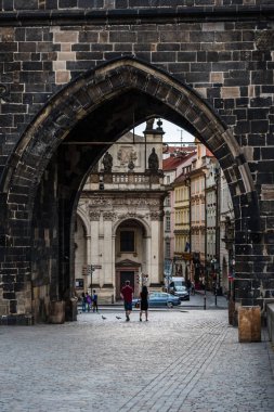 Eski Şehir Köprüsü Kulesi Charles Bridge uygulamasında kemer