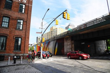 İnsanlar geçiş yolu Brooklyn, New York